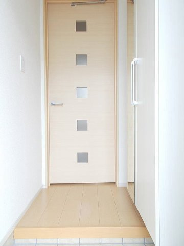 メゾンド・ラペＢの玄関