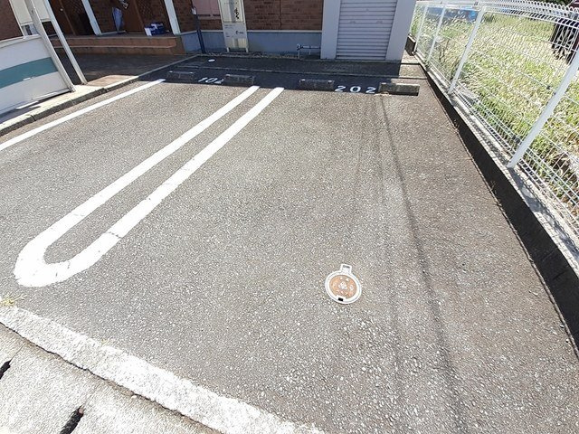 モーニンググローリーⅡの駐車場