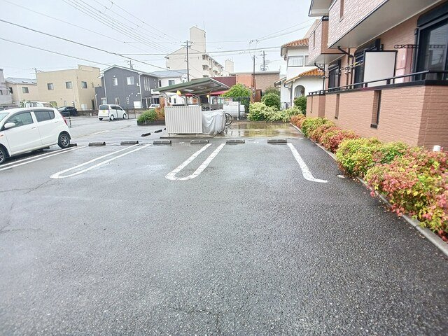 サンセールの駐車場