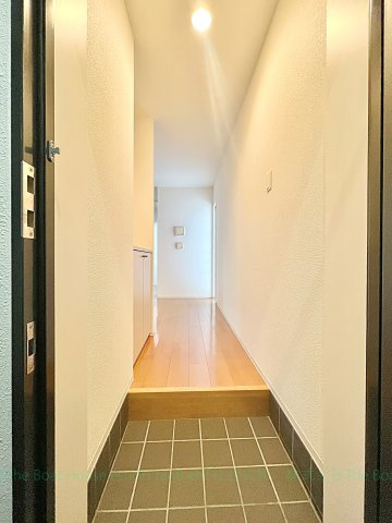 HONNMACHI BOX24の玄関