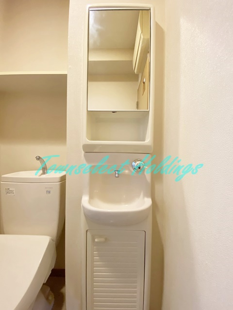 藤沢市南藤沢の賃貸マンションの洗面所|掃除のしやすい洗髪洗面台です♪