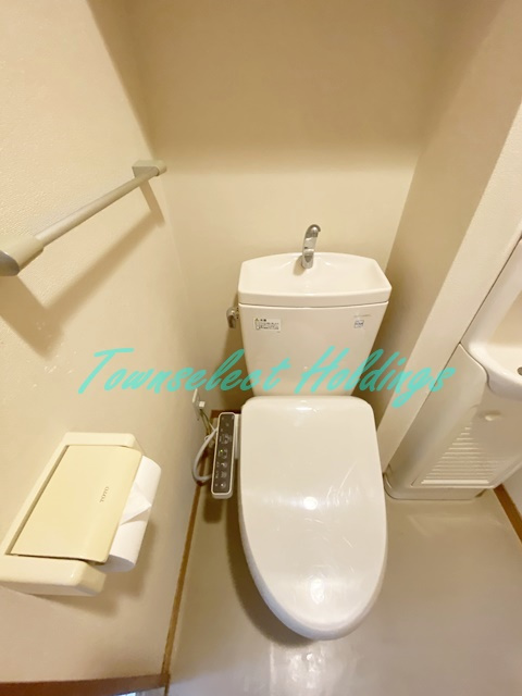 藤沢市南藤沢の賃貸マンションのトイレ|清潔感のあるトイレです