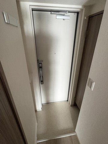 リブリ・Alleyの玄関