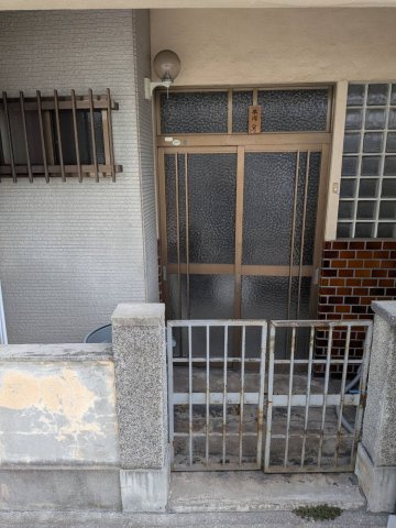 東二見戸建のエントランス