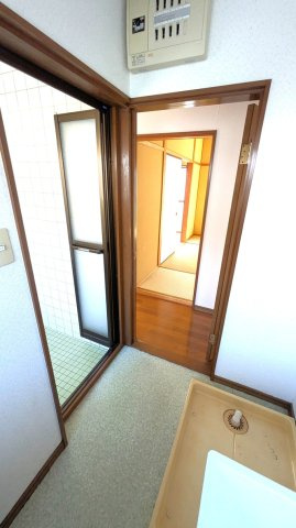 岡山市南区東畦の一戸建ての洗面所