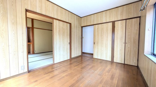 岡山市南区東畦の一戸建ての洋室