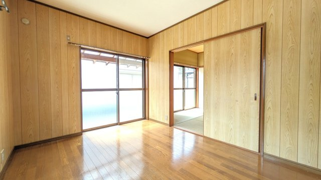 岡山市南区東畦の一戸建ての洋室