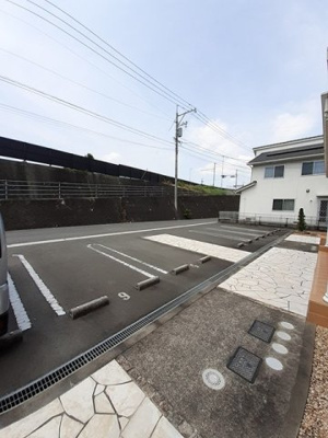 【駐車場】 | フォルシュ | カースペースがあります