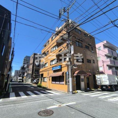 ヨコハマタイガービルのエントランス