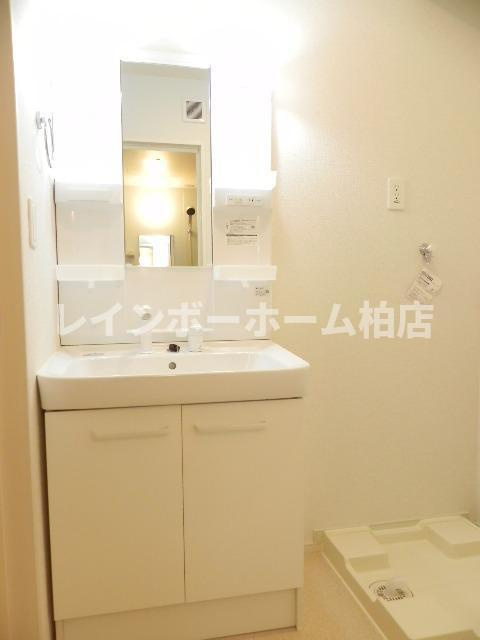 特典：仲介手数料が50％OFFです‼の独立洗面台