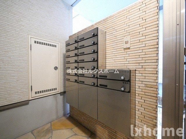 フジパレス阪急茨木北のエントランス|建物の内部です