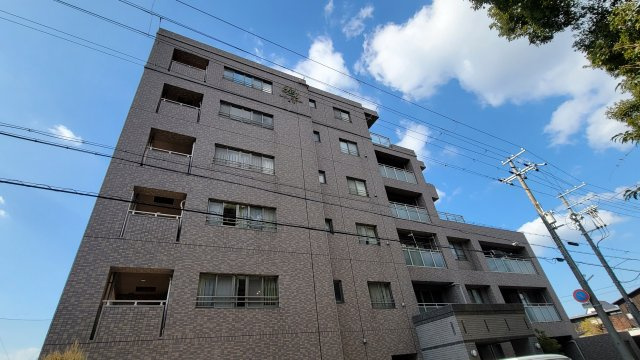 ロイヤルガーデン西浜の外観