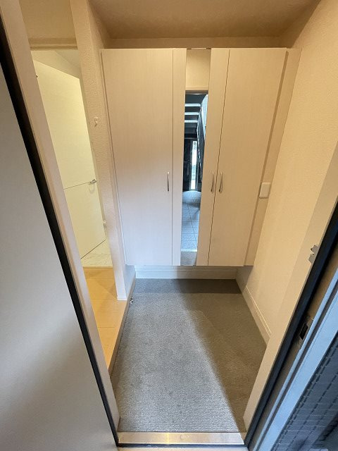 ピケルーナ西宮北口の玄関