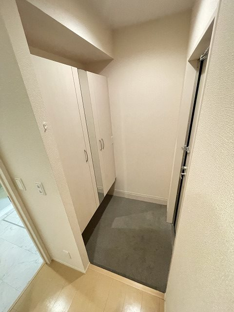 ピケルーナ西宮北口の玄関