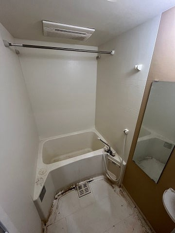 アメニティ心斎橋EASTの浴室