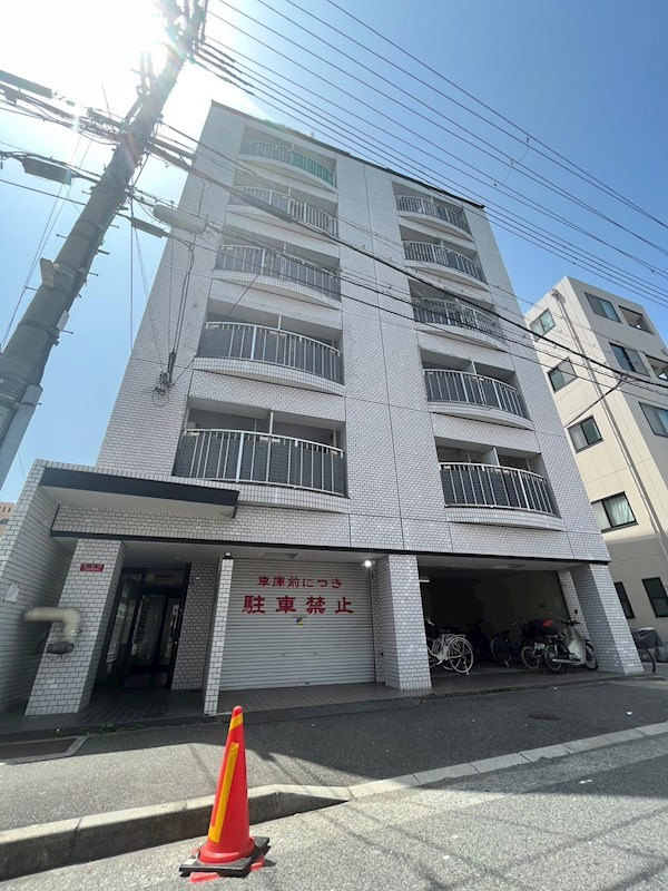 フルーレゾン西多聞の外観