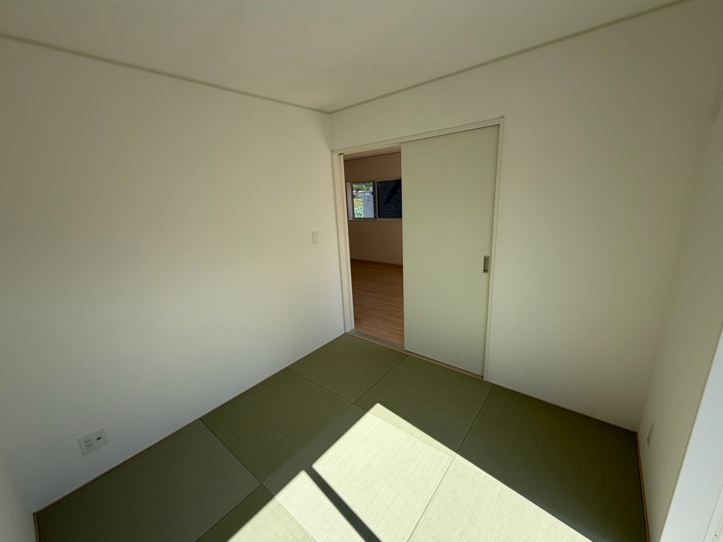 坂出市加茂町　田園風景と山の景色がきれいな新築戸建　４LDKの和室