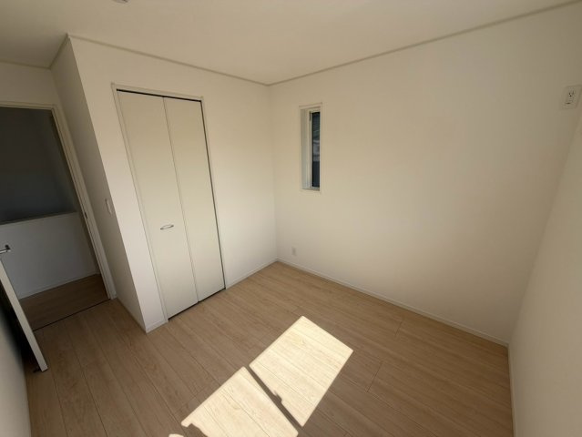 坂出市加茂町　田園風景と山の景色がきれいな新築戸建　４LDKの洋室