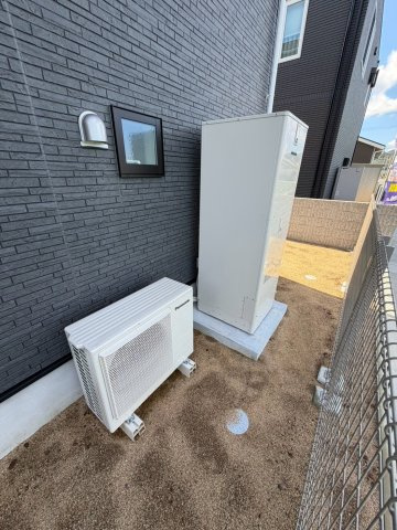 坂出市加茂町　田園風景と山の景色がきれいな新築戸建　４LDKの発電・温水設備