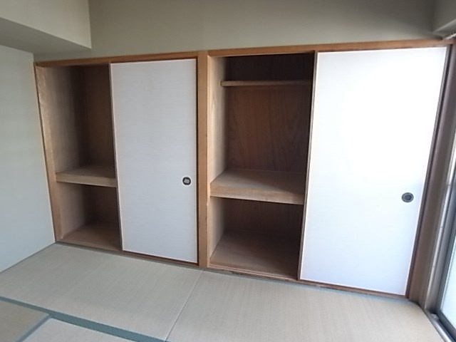 フレンテ灘の収納