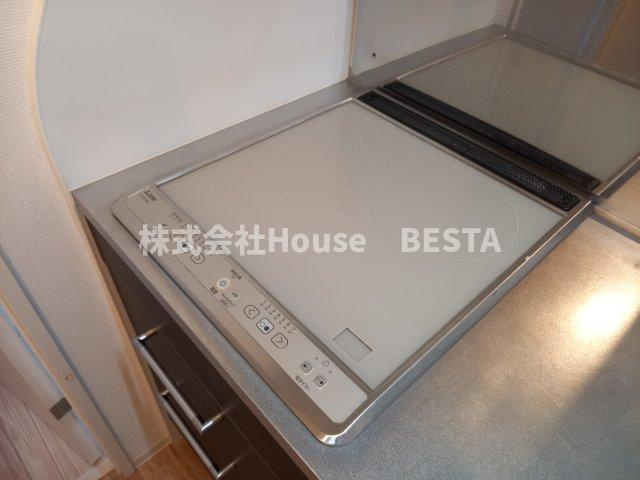 セレニテ神戸プリエのキッチン