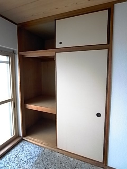 西宮公同教会総合ビルの収納