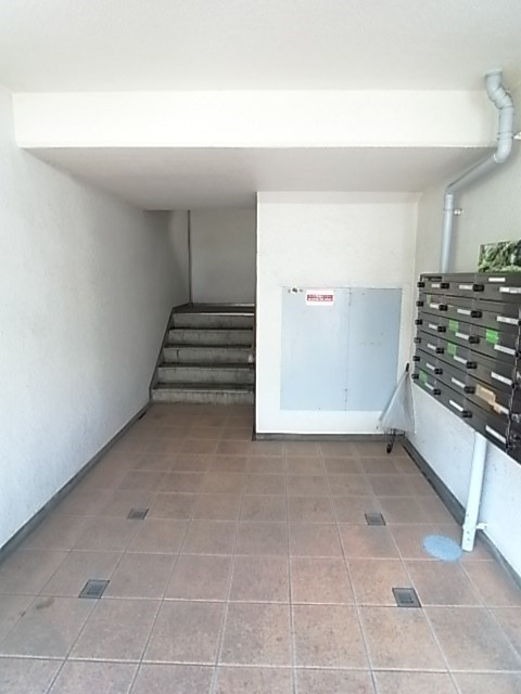 西宮公同教会総合ビルの外観