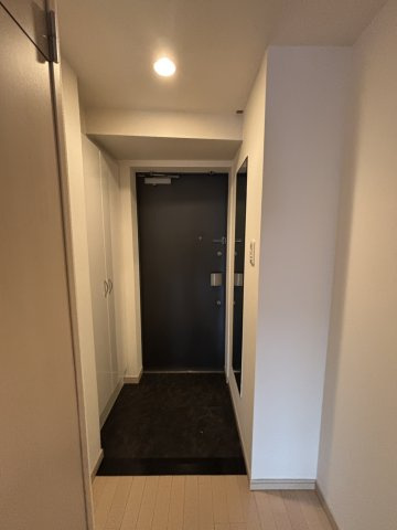 プレサンス本町プライムの玄関