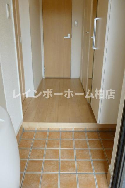 特典：仲介手数料が50％OFFです‼の玄関