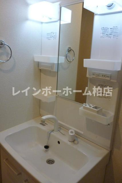 特典：仲介手数料が50％OFFです‼の洗面所