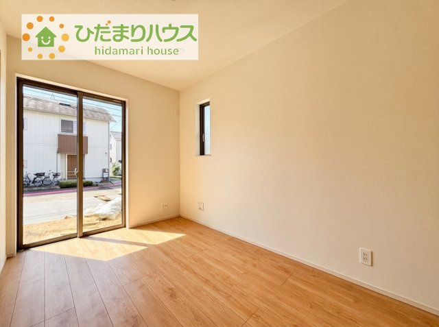 【洋室】 | つくばみらい市富士見ヶ丘３丁目26番　新築戸建　B号棟 | リビングと洋室が続き間設計ですので、大空間を演出できます(^O^)