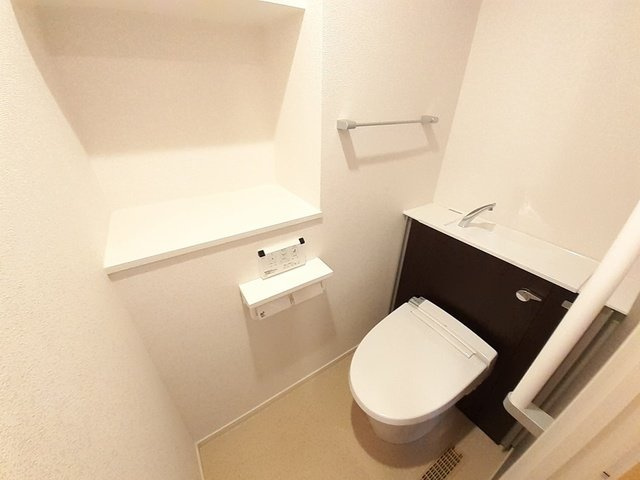 【トイレ】 | プレミアム　天久 | ゆったりとした空間のトイレです