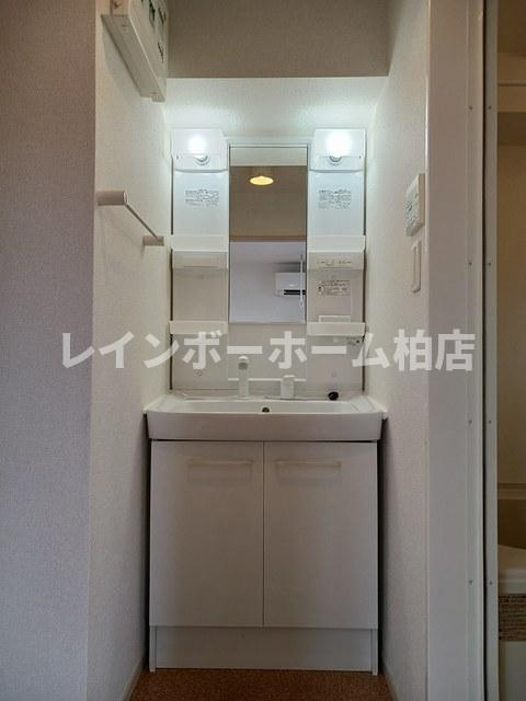 特典：仲介手数料が50％OFFです‼の洗面所