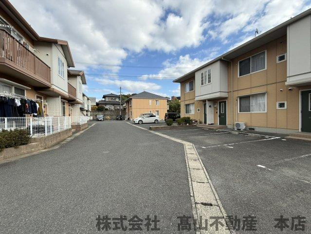 三洋タウン岡垣Bの駐車場|※掲載写真は同タイプの別号室です。実際の仕様・設備は内見時にご確認ください