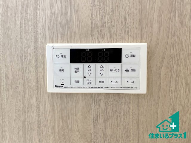 ■寝屋川市寝屋新町　新築一戸建てのキッチン|リビングと統一感があり、使い勝手のいいキッチン。広々としているので、二人並んで作業が出来ちゃいます。お子様と一緒に色々なお料理に挑戦できるスペースがあります。