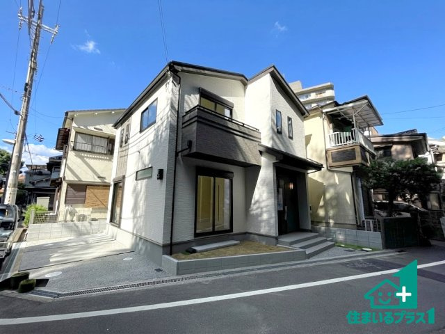 ■寝屋川市寝屋新町　新築一戸建ての外観|安心の10年保証！外観を美しく保ち、雨水で汚れを落とします！気になることがありましたら、お気軽にお問い合わせください！