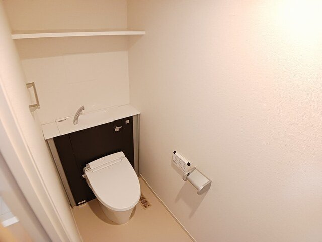 【トイレ】 | イーストヒル | コンパクトで使いやすいトイレです