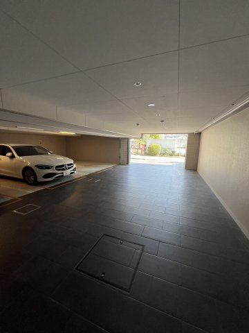 ブランTAT西宮江上町の駐車場
