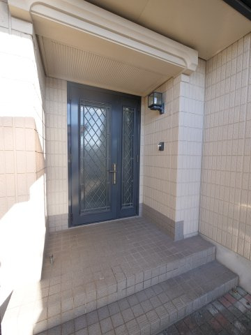 東川原戸建の玄関