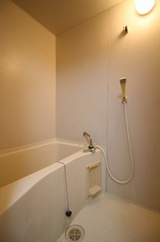 サンライズ都北の浴室|コンパクトで使いやすいお風呂です