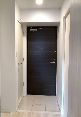 エンクレスト博多STYLEの玄関|収納もある玄関です