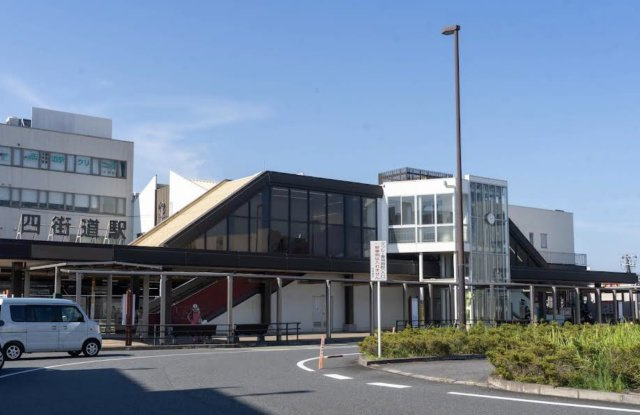 四街道市四街道１丁目の店舗事務所の周辺