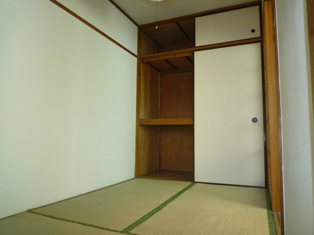 コーポニコニコの和室