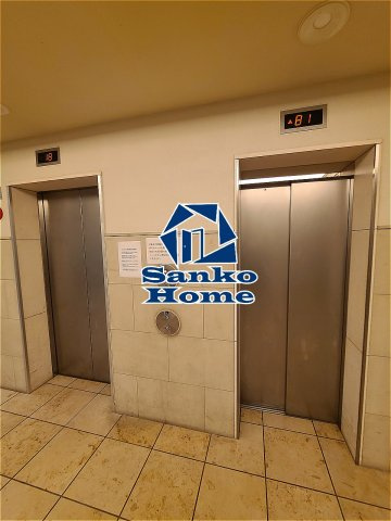 サンクレール荒川ブランガーデンのエントランス