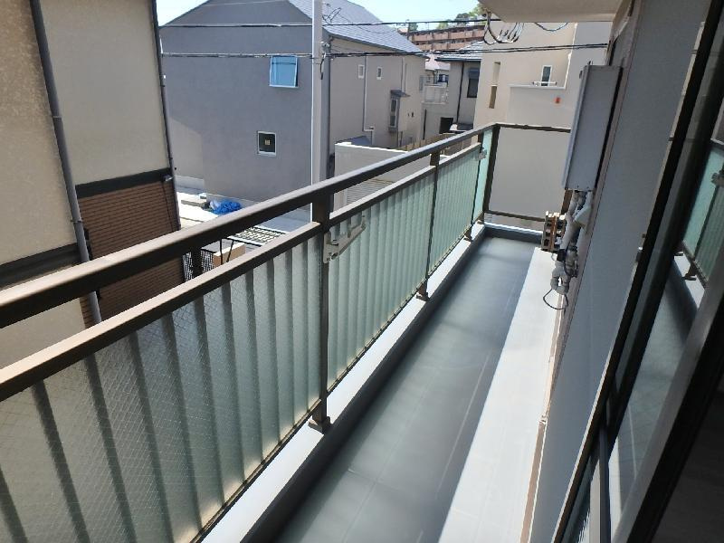 西宮市松籟荘のマンションのバルコニー