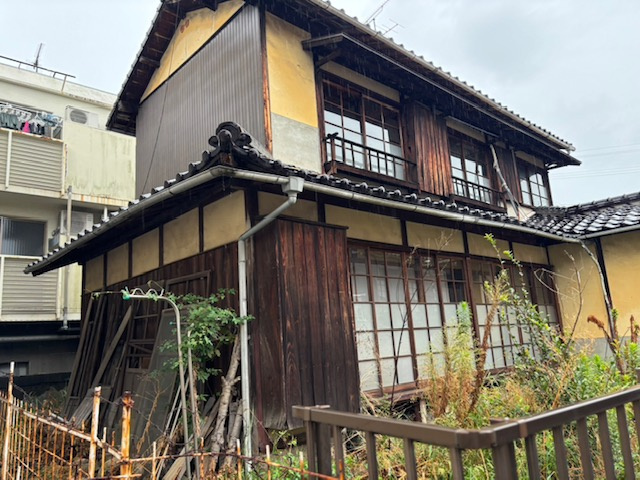 岡山市北区津島福居　売土地の外観|建物：木造２階建て １０２．４７㎡