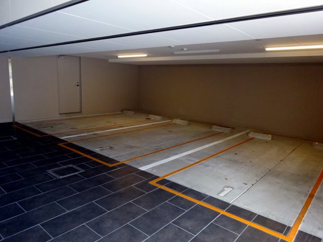 ブランTAT西宮江上町の駐車場