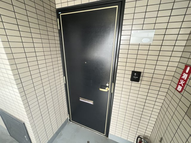 八千代TKビルⅡの玄関|＊他号室参考写真