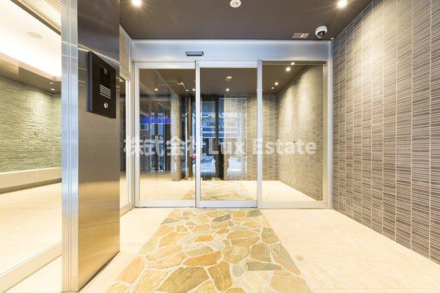 スワンズシティ谷町モデルノのエントランス