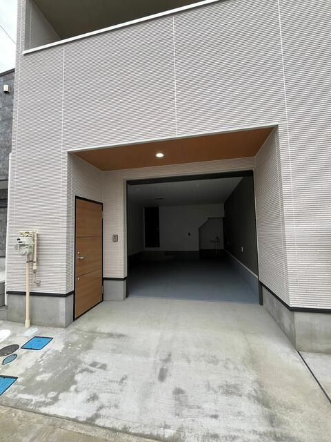 小田原市寿町３丁目の事務所のエントランス